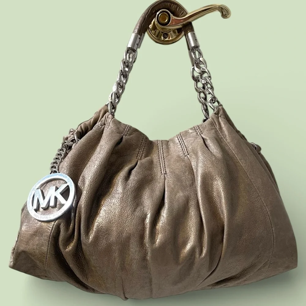 ❤️ Michael Kors ERIN Slouchy Shoulder Hobo Bag in Golden Shimmer